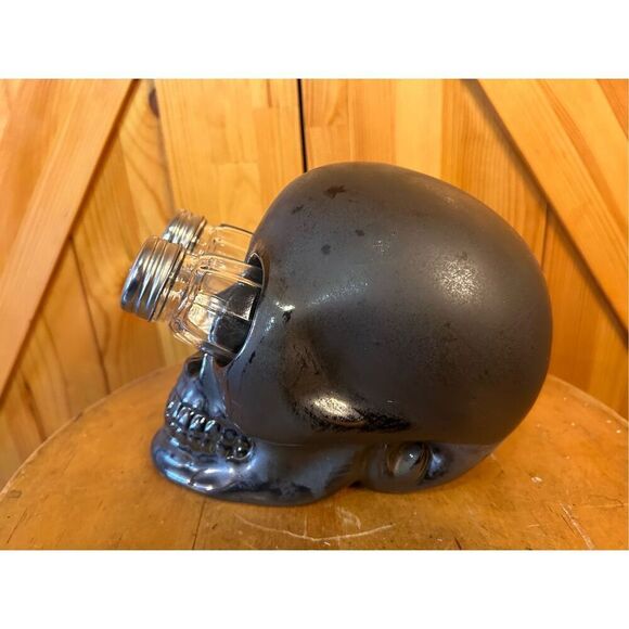 Skull Eyes Stoneware Salt and Pepper Set New In Box (8943) - Picture 3 of 8